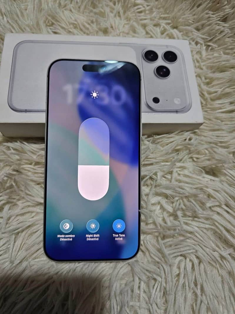 Apple iPhone 17 Pro Max 1