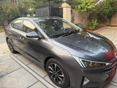 Hyundai Elantra 2022