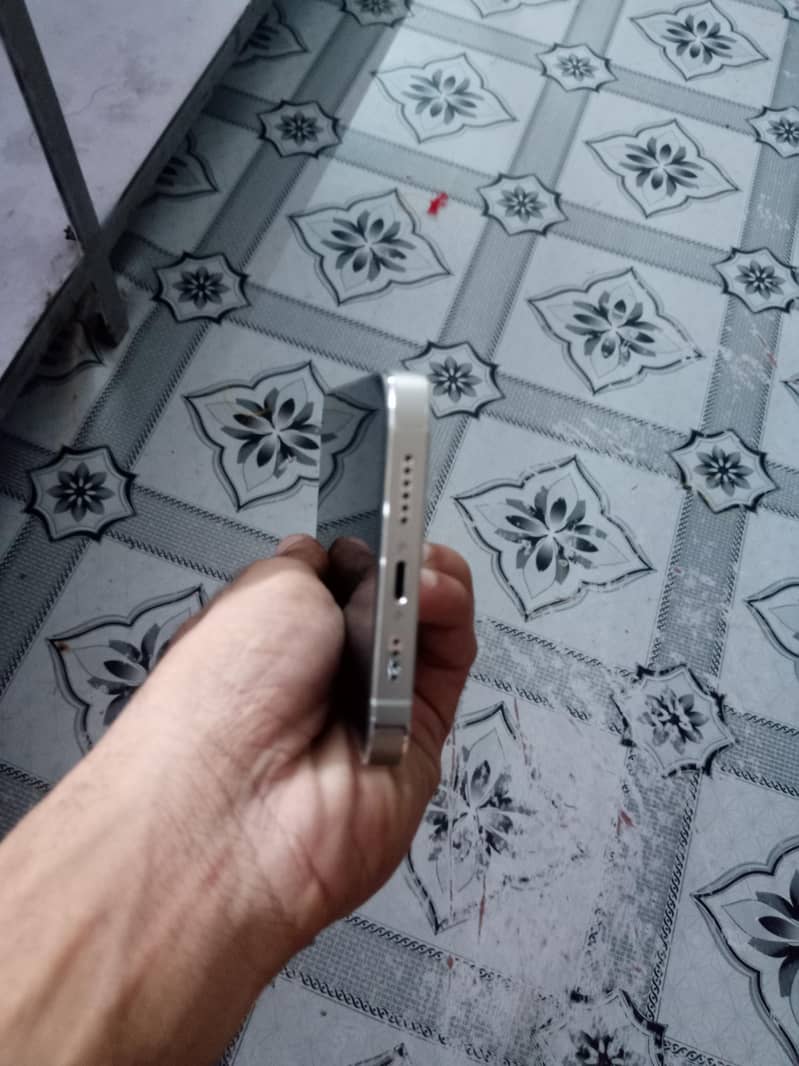 Apple iPhone 13 Pro Max 3
