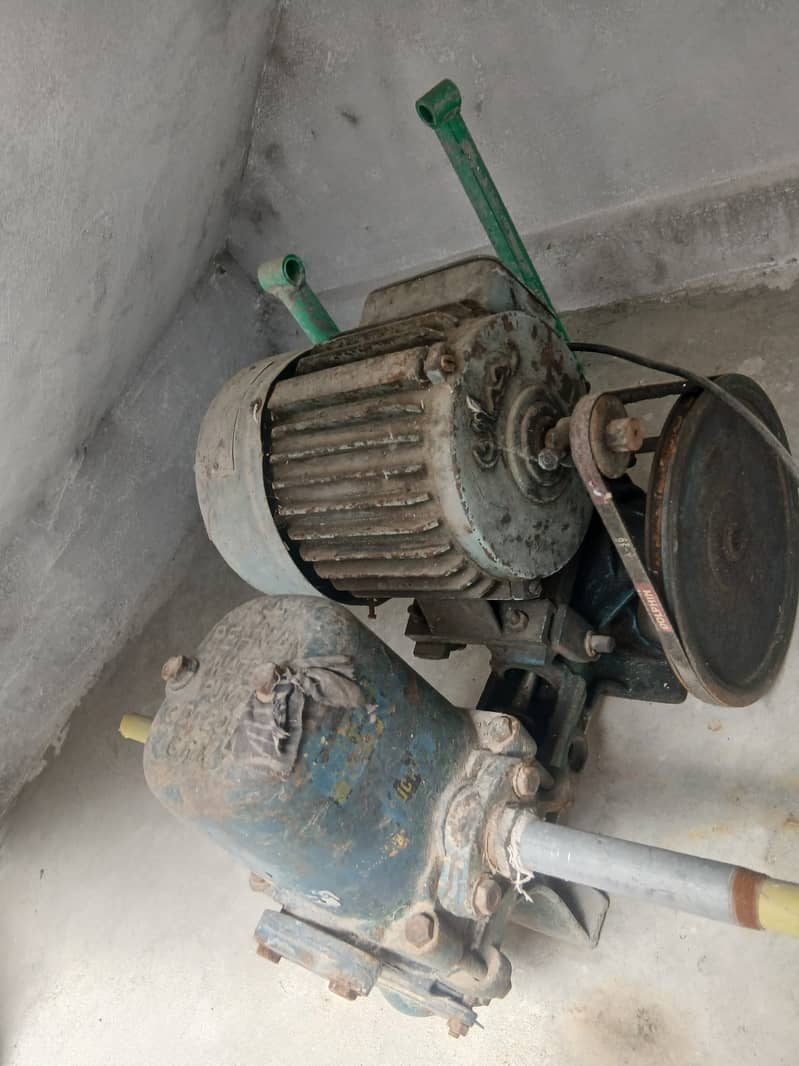Donkey pump water suction 0