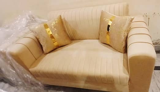 Brand New Six Seater Sofa Set. . Urgent Sale