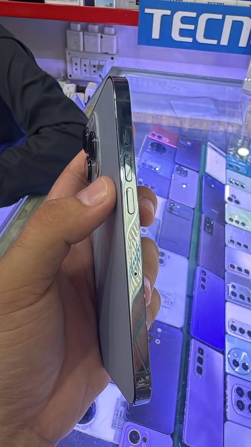 Apple iPhone 13 Pro 1