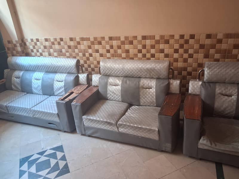 Sofa set 0