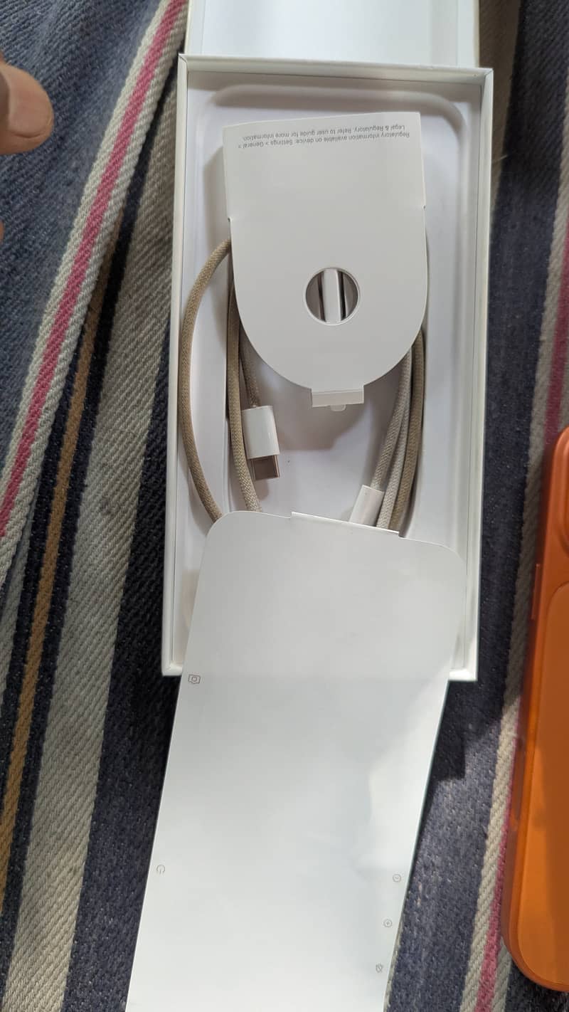 Apple iPhone 16 Pro Max 2