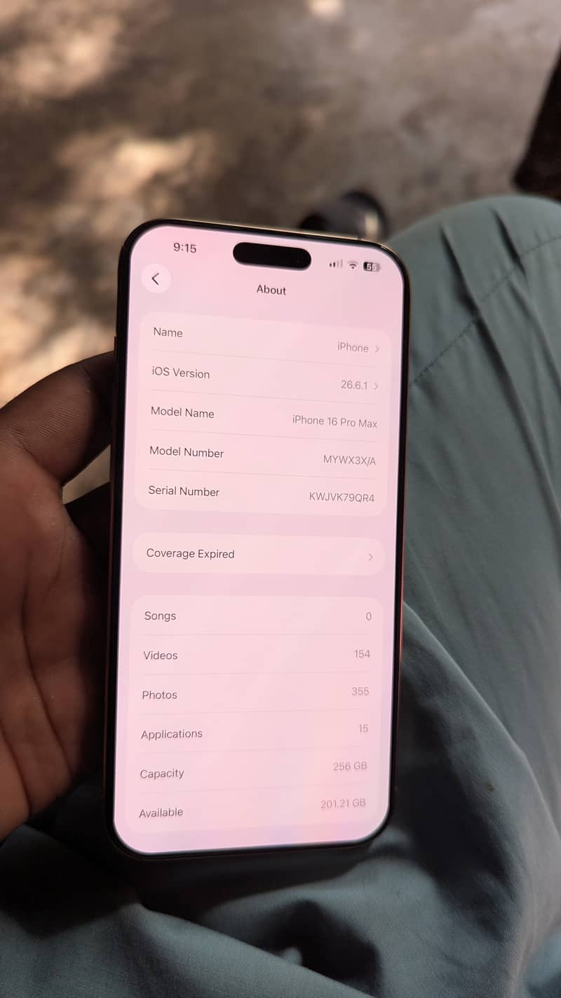 Apple iPhone 16 Pro Max 9