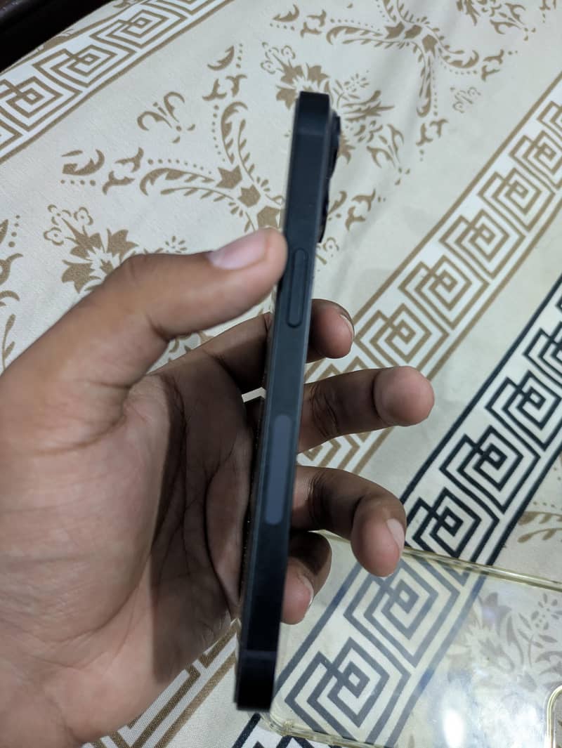 Apple iPhone 14 2