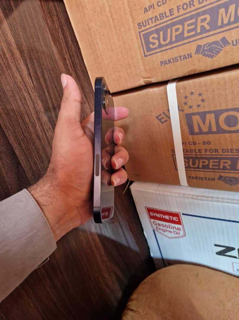 Apple iPhone 12 2