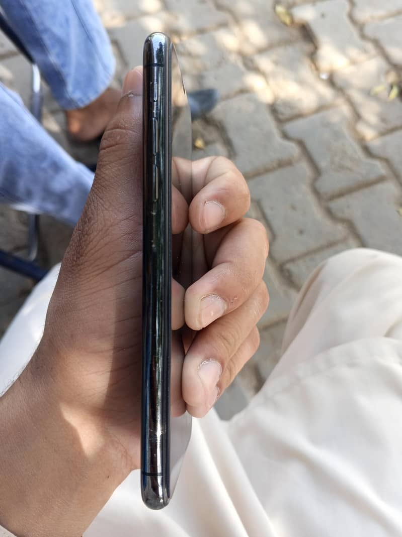 Apple iPhone X 2