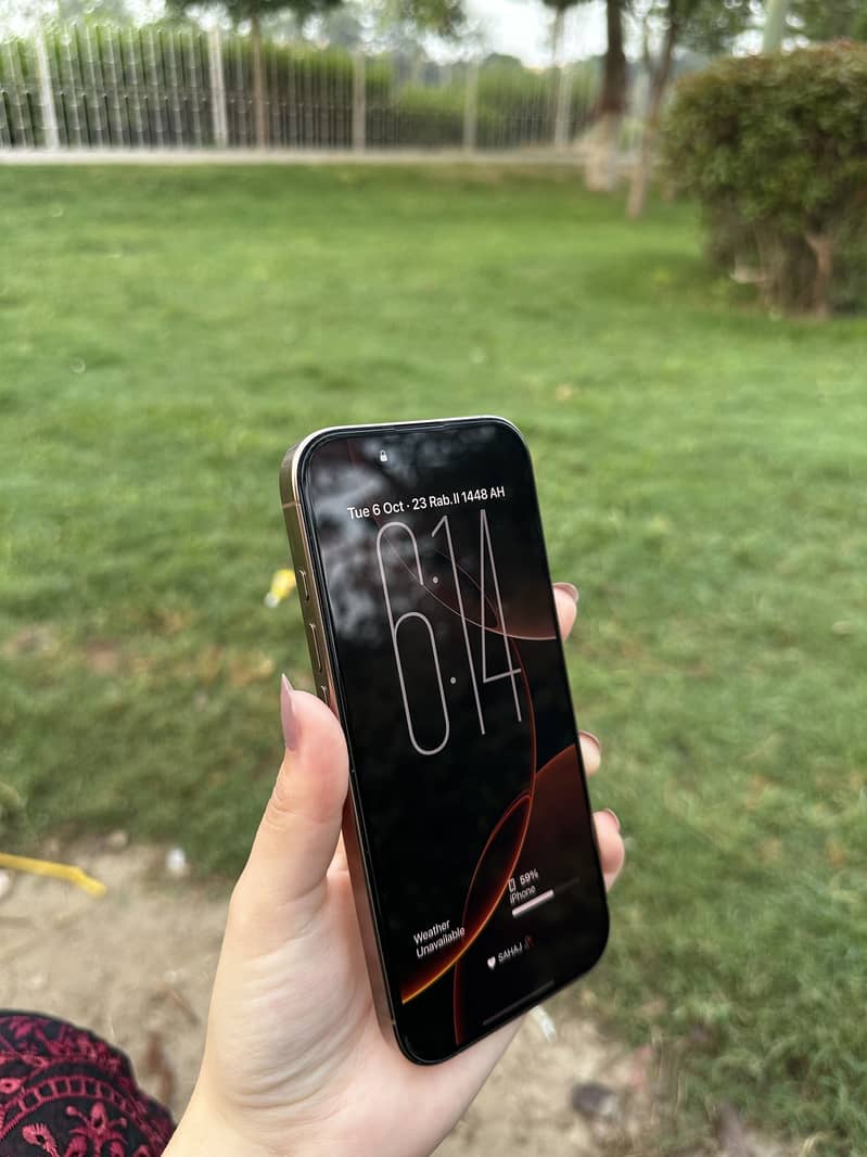 Apple iPhone 16 Pro 1