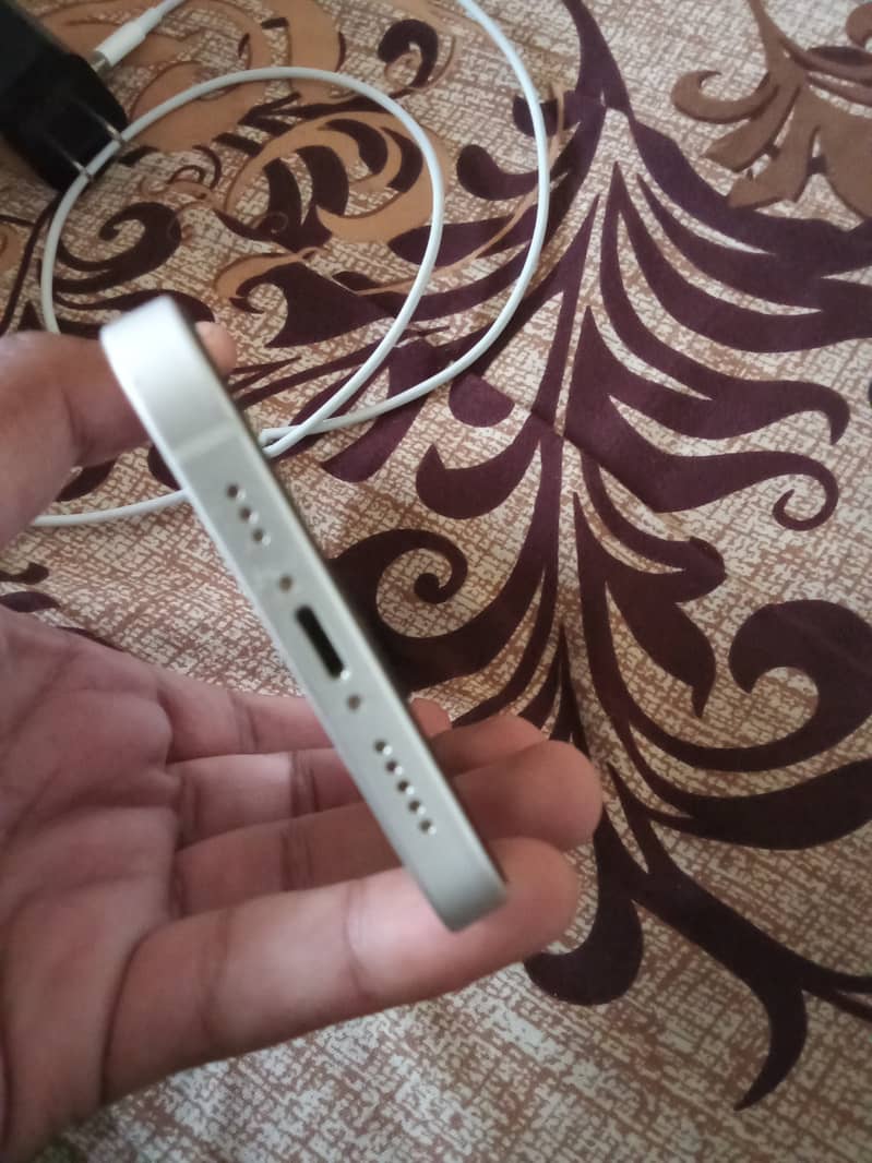 Apple iPhone 12 3