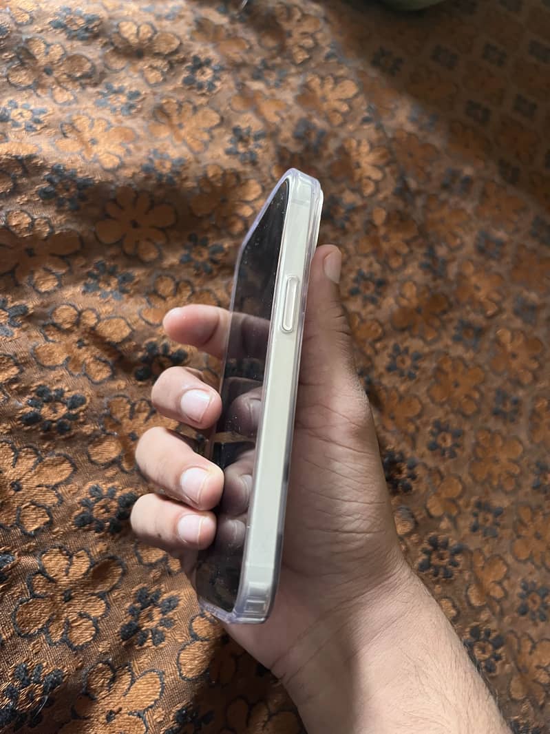 Apple iPhone 14 2