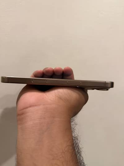 Apple iPhone 16 Pro
