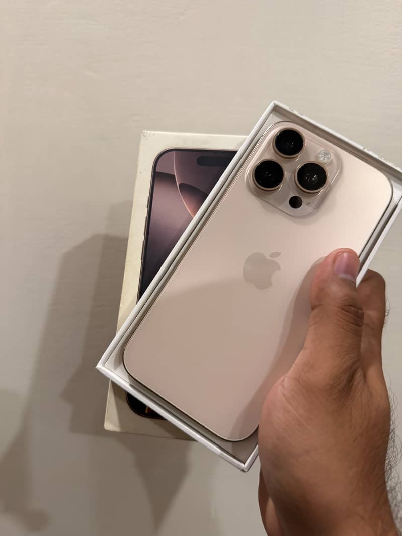 Apple iPhone 16 Pro 1