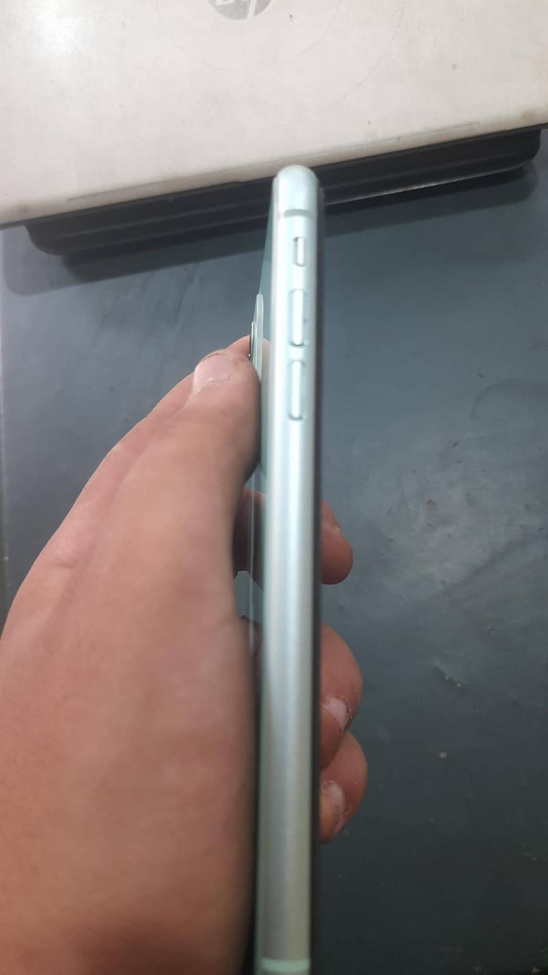 Apple iPhone 11 5