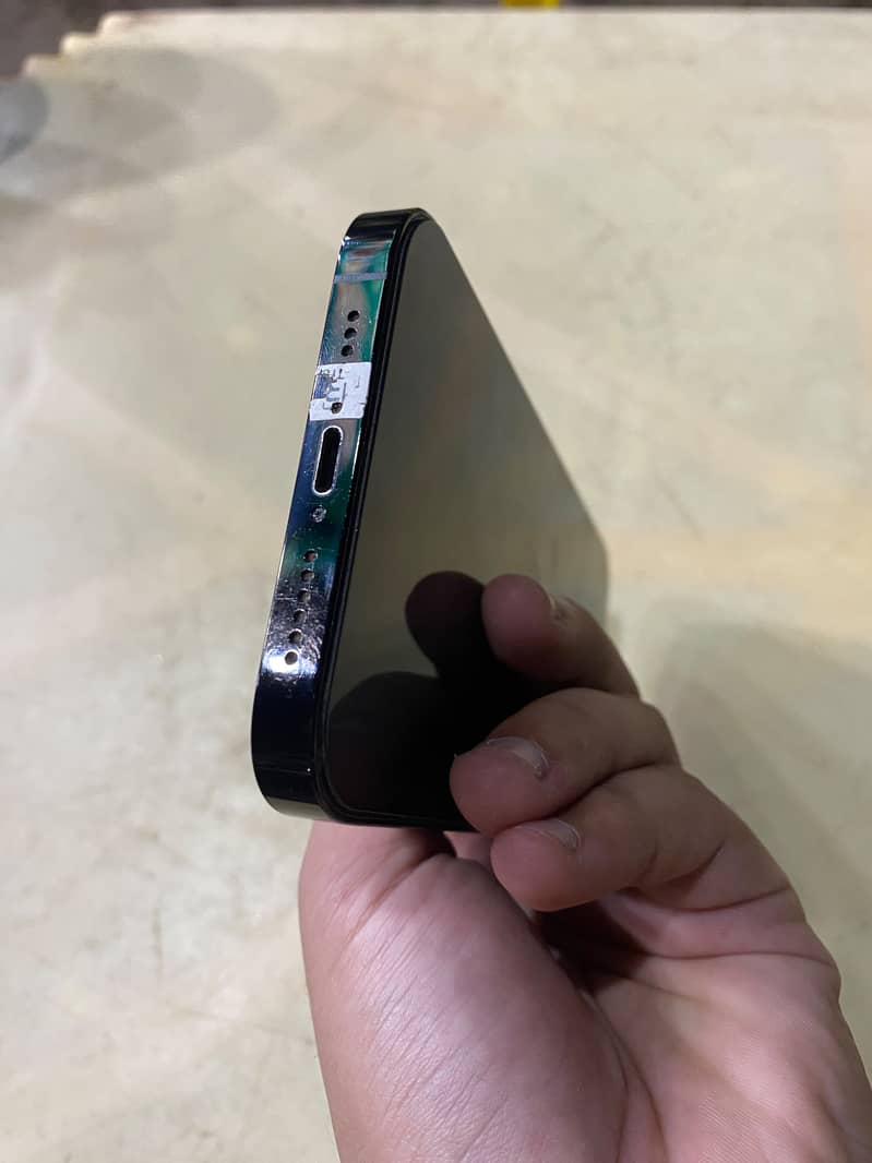 Apple iPhone 14 Pro Max 4