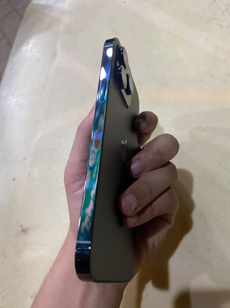 Apple iPhone 14 Pro Max 5