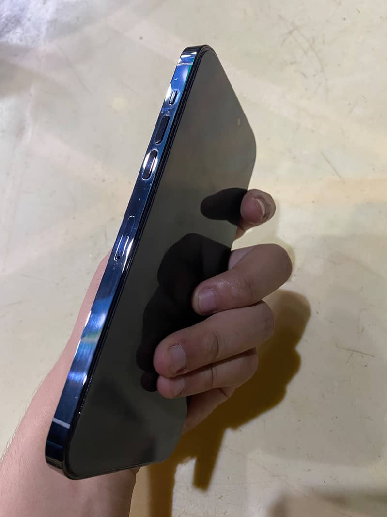 Apple iPhone 14 Pro Max 6