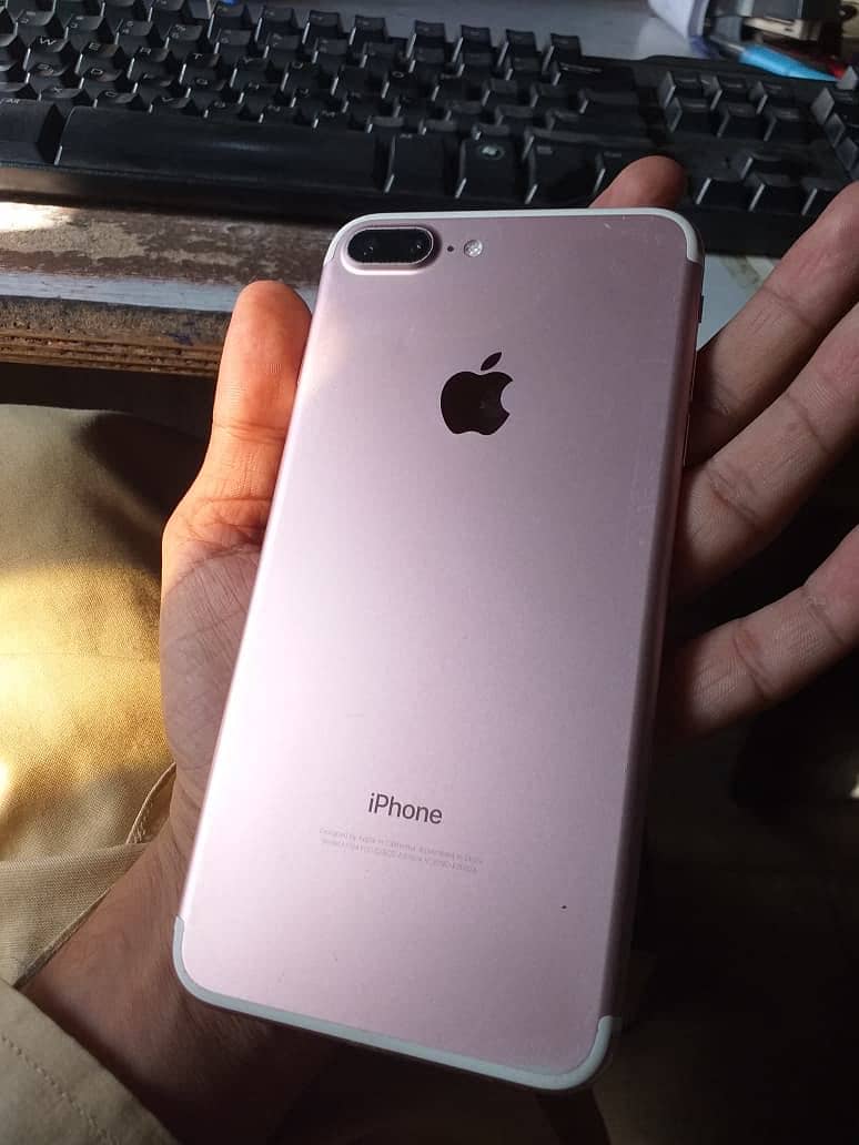 Apple iPhone 7 Plus 1