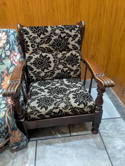 5 seater sofa set is for sale
