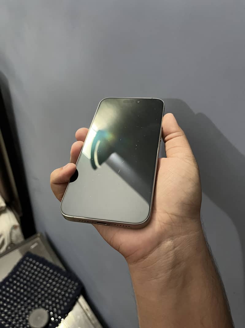 Apple iPhone 15 Pro Max 1