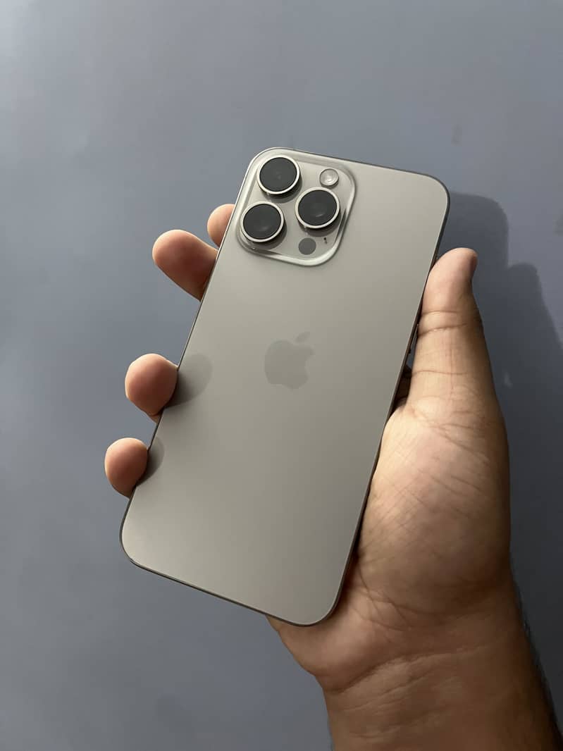 Apple iPhone 15 Pro Max 5