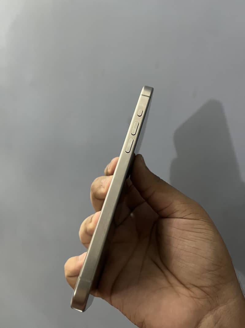 Apple iPhone 15 Pro Max 7
