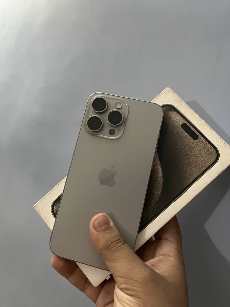 Apple iPhone 15 Pro Max 8