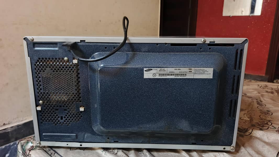 Microwave oven 4