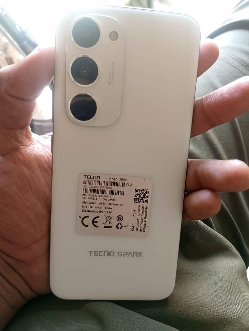 Tecno spark 40 pro plus 8