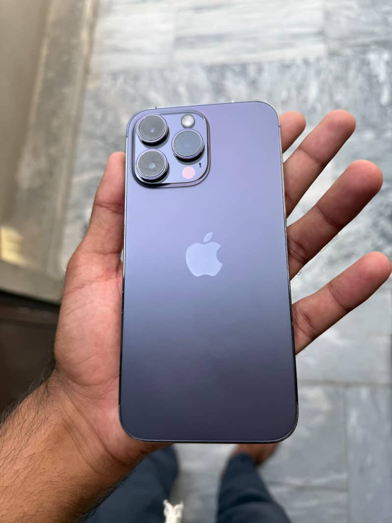 Apple iPhone 14 Pro Max 1