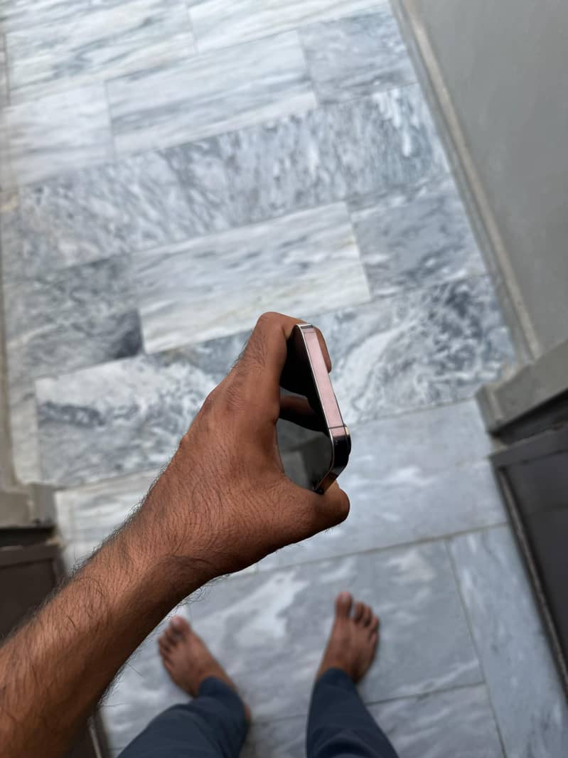Apple iPhone 14 Pro Max 3