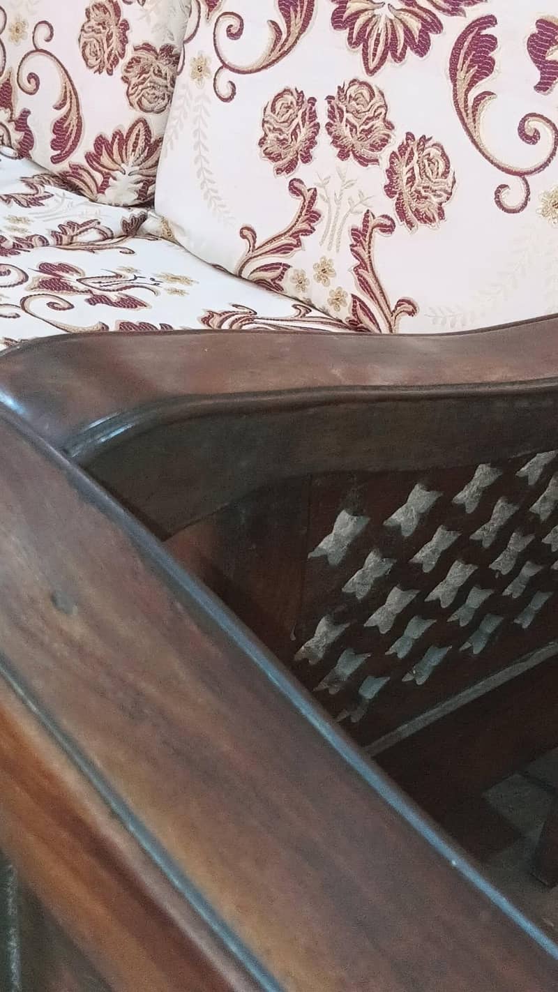 sofa set. 3