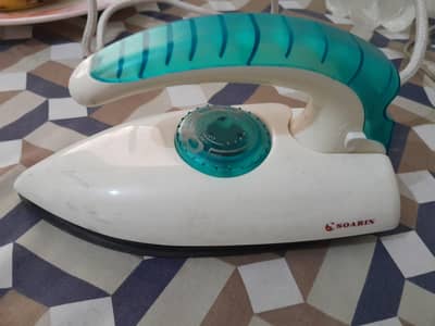 Travelling foldable iron
