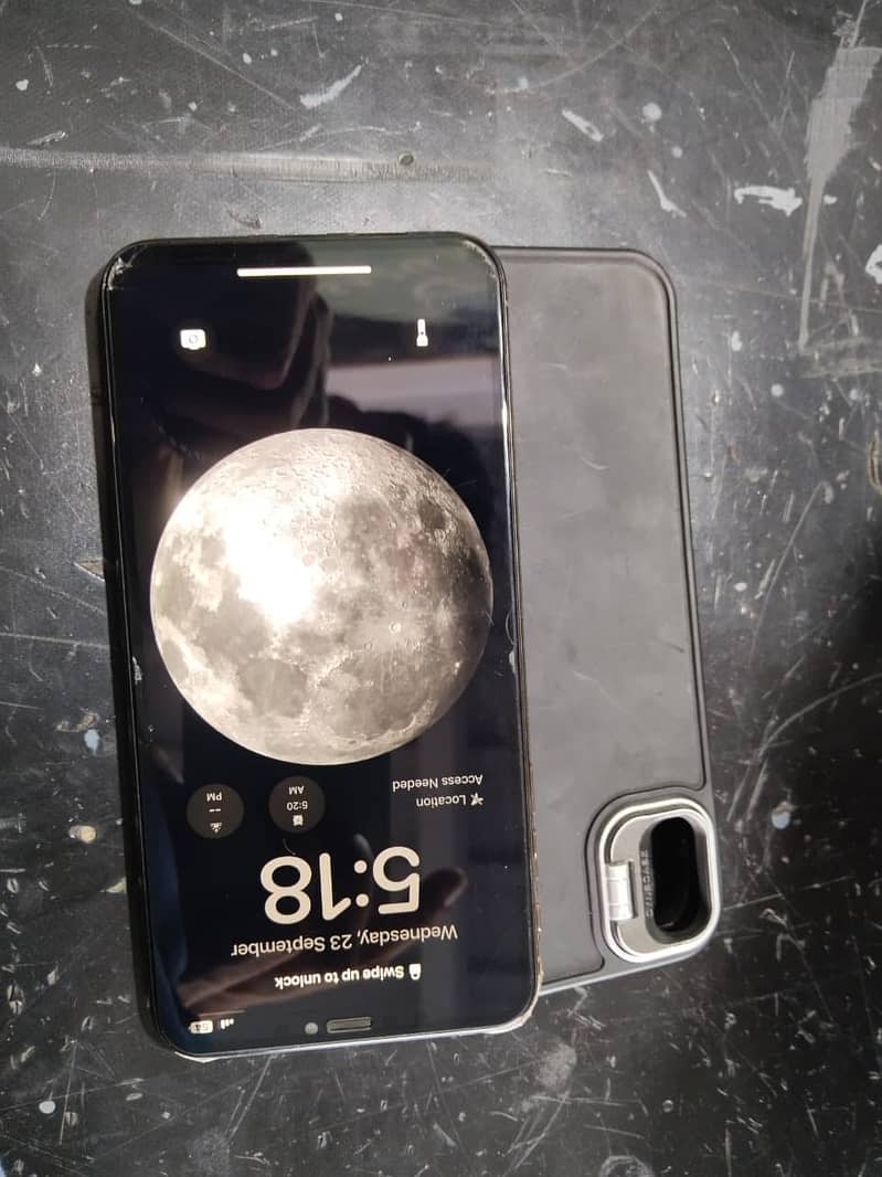 Apple iPhone XS Max 3