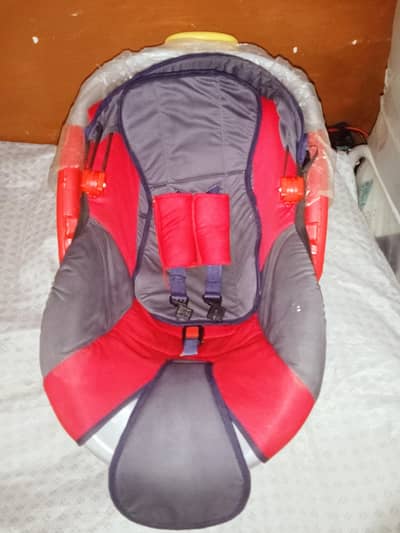 Cosmos Baby Car Seat / Infant Carrier – Red & Grey – Good Condition”