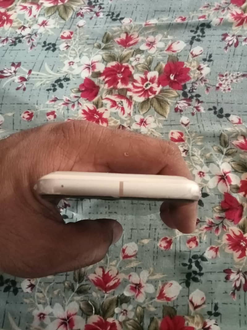 Google Pixel 8 5