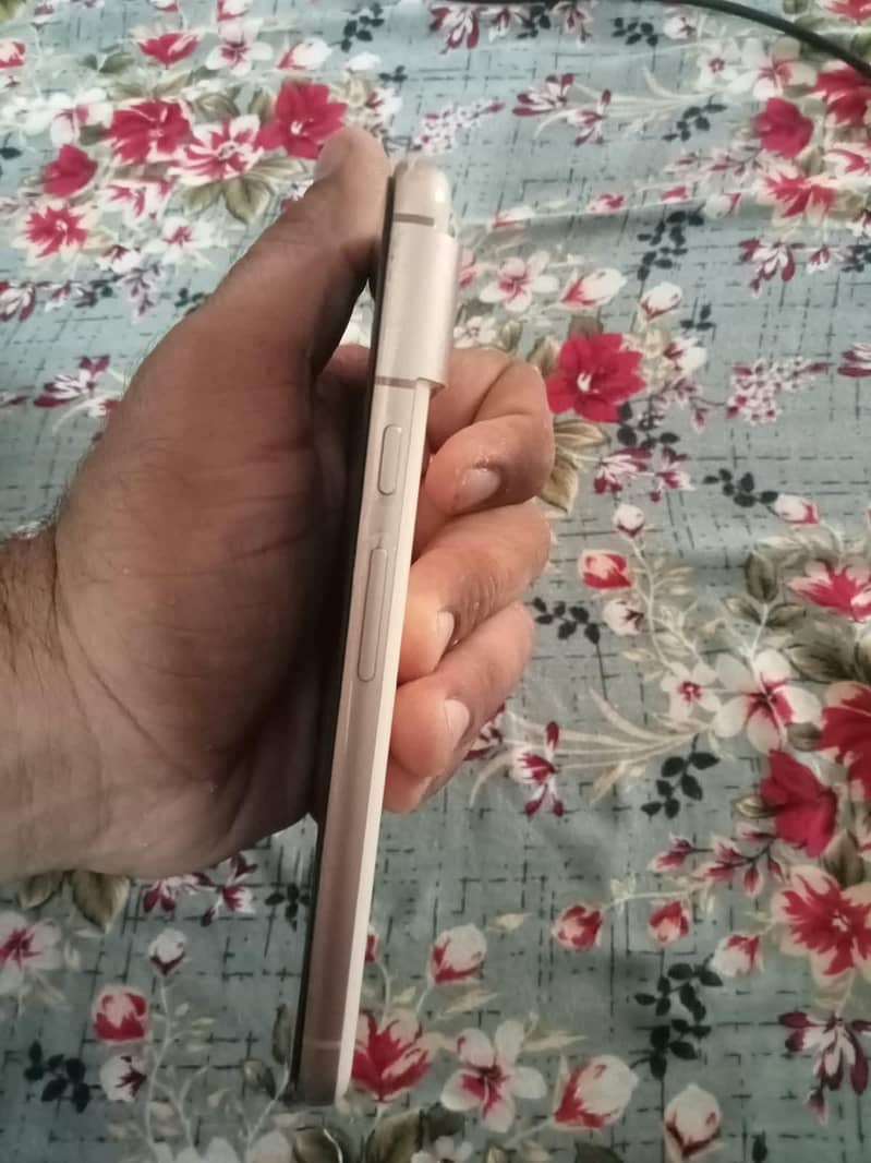Google Pixel 8 6