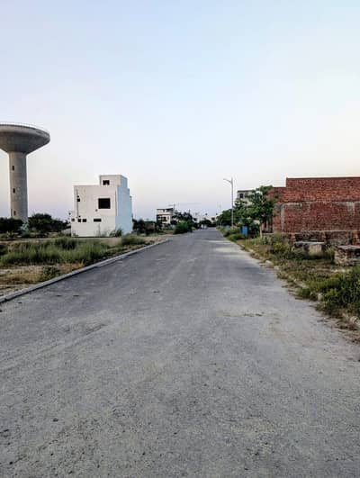 5 Marla Residential Plot Up For sale In New Lahore City