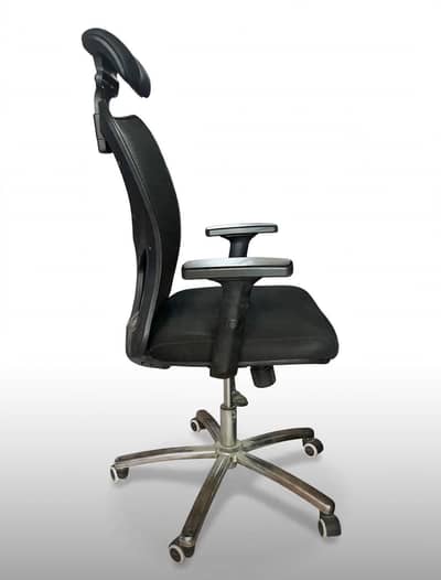 Executive Mesh Office chairs with head rest and adjustable
