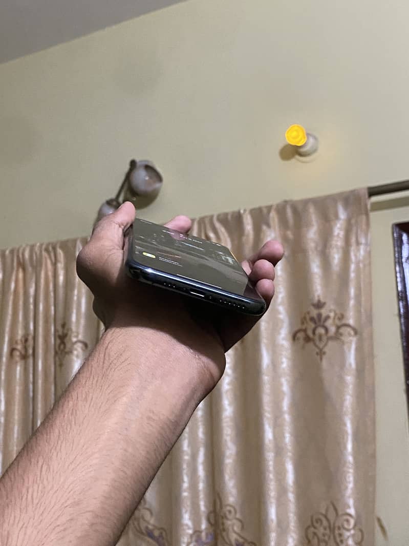 Apple iPhone 11 Pro 5