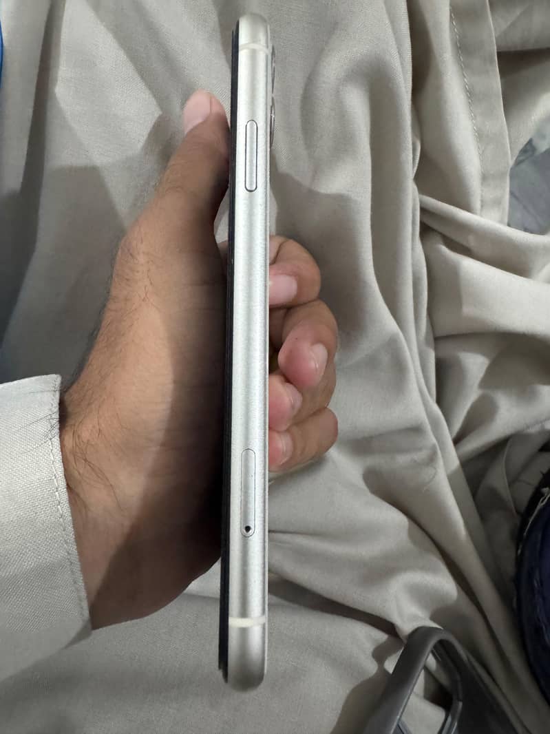 IPHONE 11 2