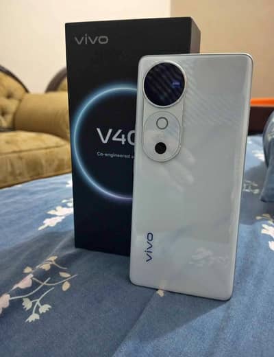 Vivo V40