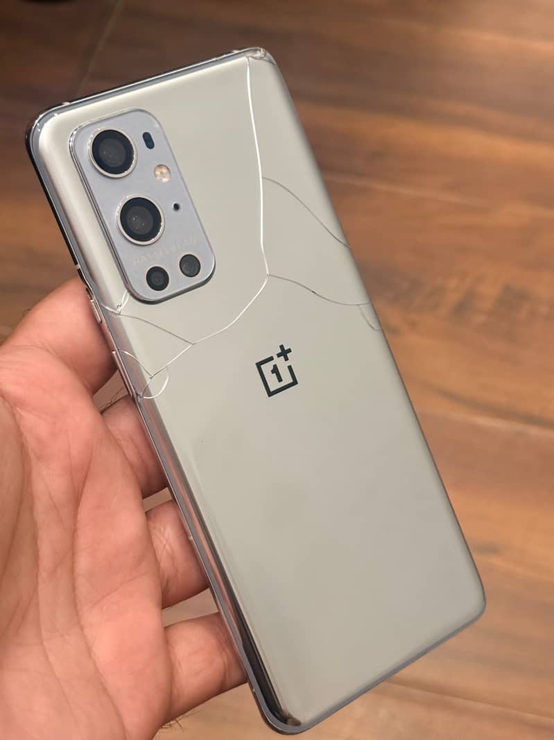 One Plus 9 Pro 5G 2
