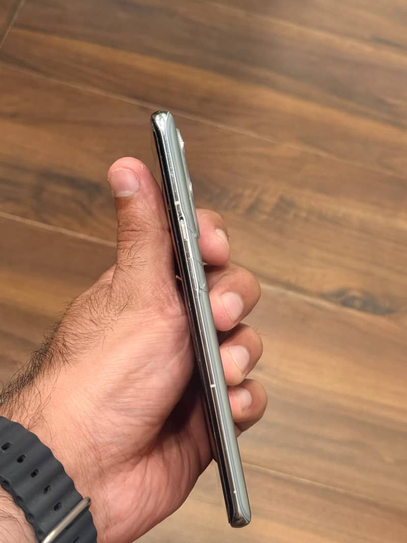 One Plus 9 Pro 5G 4
