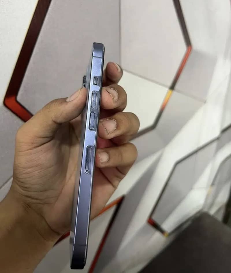 Apple iPhone 13 Pro 0