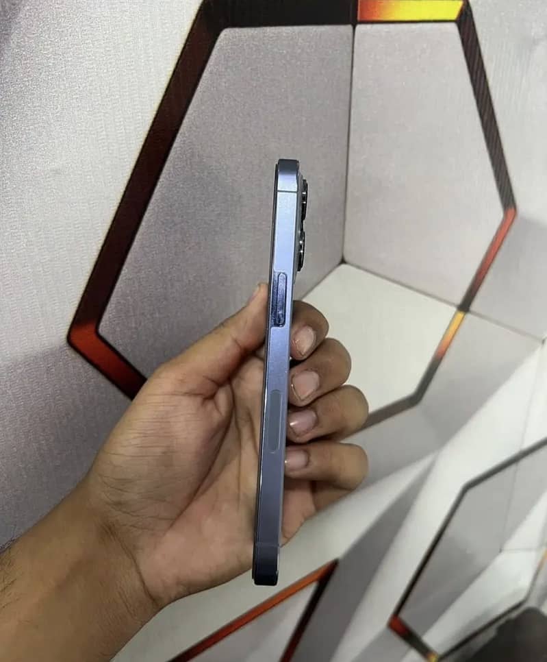Apple iPhone 13 Pro 2