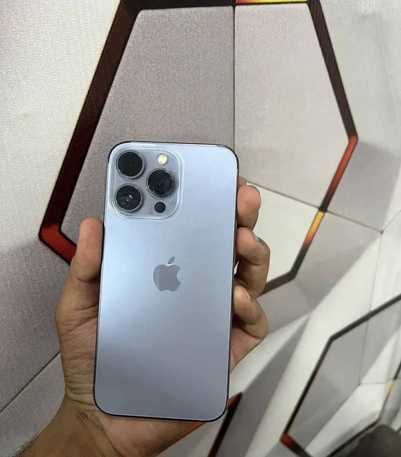 Apple iPhone 13 Pro 4
