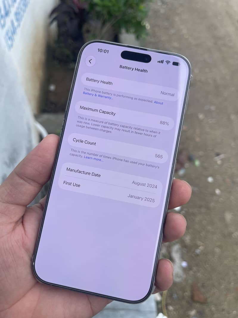 Apple iPhone 16 Pro Max 4