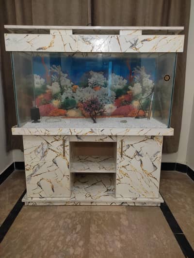 aquarium big size almost new with complete set up