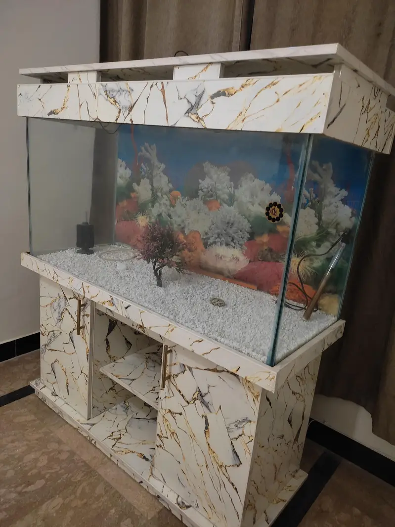 aquarium big size almost new with complete set up — photo 3